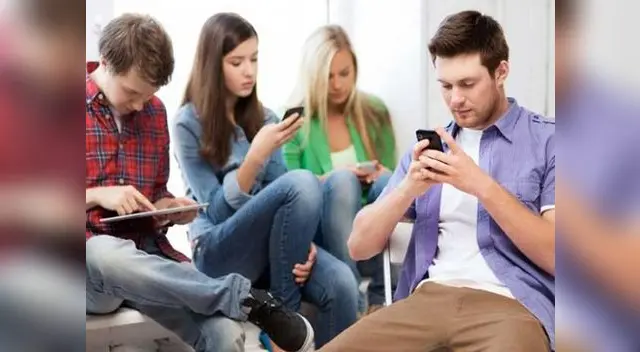 Síndrome del cuello roto por excesivo uso de celulares