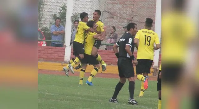Coopsol reaccionó y dió vuelta al partido al Willy Serrato que sumó su segunda goleada de local. FOTO: Segunda División Coopsol reaccionó y dió vuelta al partido al Willy Serrato que sumó su segunda goleada de local. FOTO: Segunda División