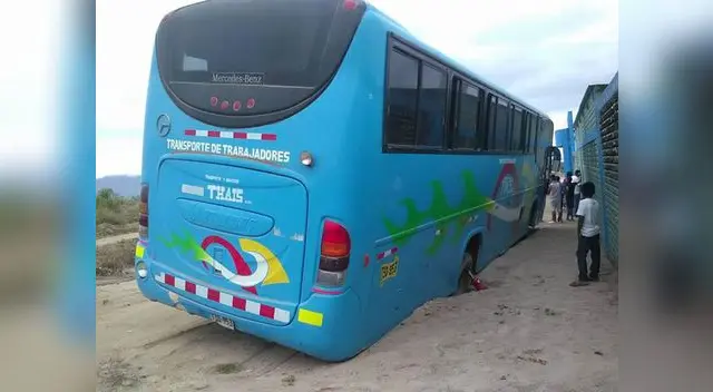 Asi quedó el omnibus del Grau a su llegada a La Arena. FOTO: Roberto Saavedra Asi quedó el omnibus del Grau a su llegada a La Arena. FOTO: Roberto Saavedra