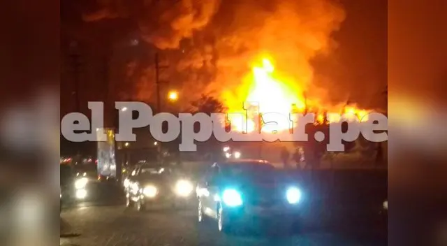 El fuego se desató después de las 8 de la noche