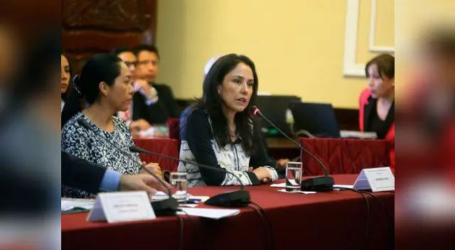 Nadine Heredia respondió solo lo necesario y fue muy cauta Nadine Heredia respondió solo lo necesario y fue muy cauta