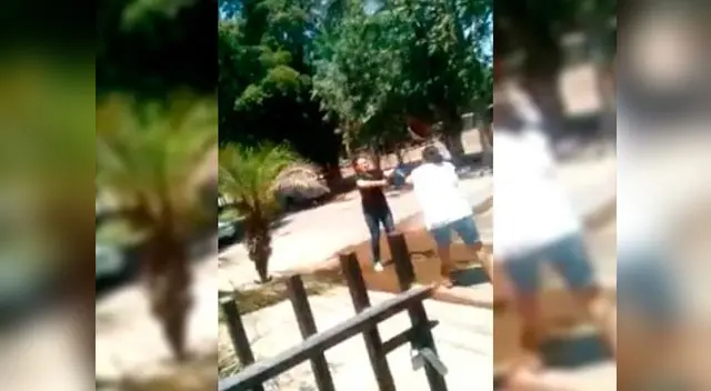 Mujeres pelean con palos de escobas al mismo estilo de ''Star Wars'