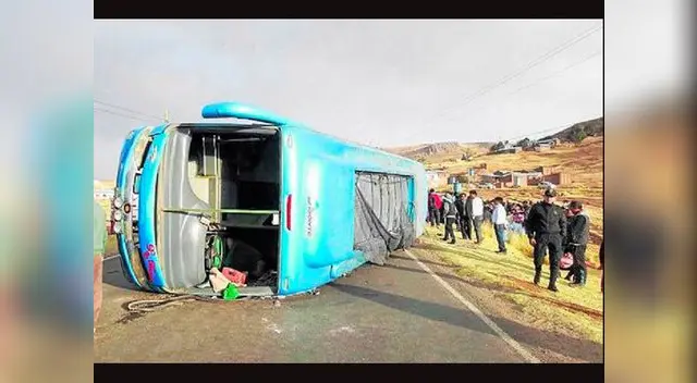 5 muertos y varios heridos dejó accidente en la carretera Juliaca Azángaro en Puno 5 muertos y varios heridos dejó accidente en la carretera Juliaca Azángaro en Puno