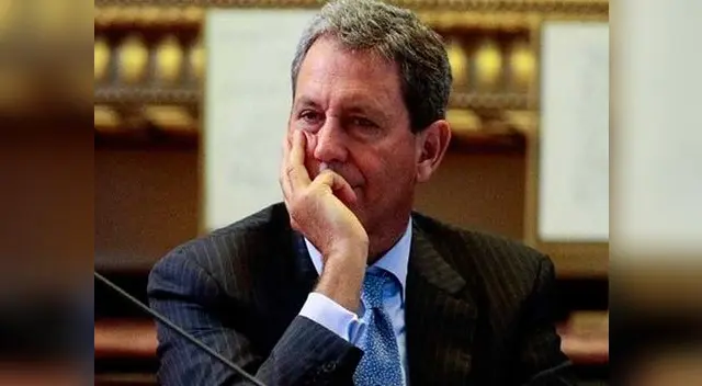 Ex titular del MEF dejó hizo pública su renuncia a través de Twitter