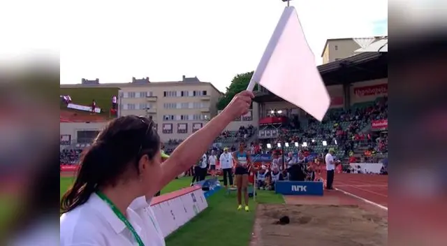 Momento donde la joven atleta pasa bochornoso momento en competencia
