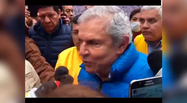 Luis Castañeda inspecciona zona del incendio en las Malvinas 