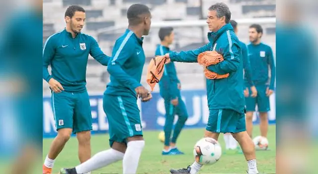 Pablo Bengoechea también habló de los jóvenes de su equipo y destacó que vienen cumpliendo como los mayores