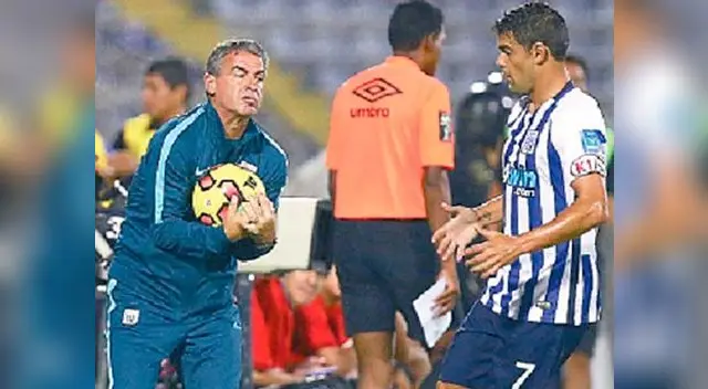 El DT y su pupilo, a quien le renovó confianza