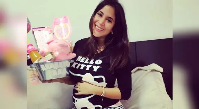 Melissa Paredes muestra su avanzado estado de embarazo en bikini