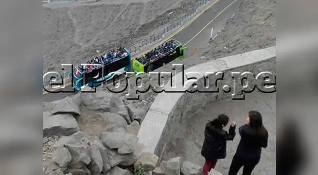 Imágenes del bus turístico de la empresa Green Bus en su último recorrido 