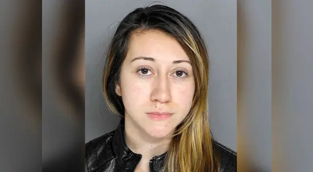 Profesora que grabó video pornográfico con su alumno fue sentenciada a 3 años de prisión