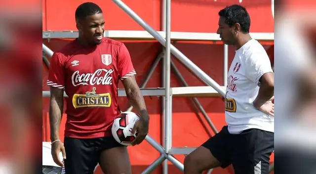 Solano viajó al viejo continente en compañía del preprador físico de Gareca