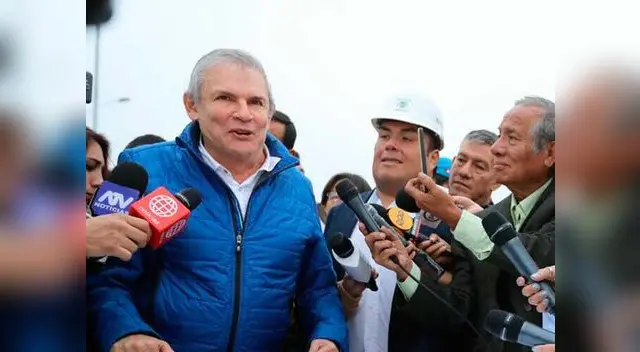 Burgomaestre se mostró incómodo por las preguntas de los periodistas