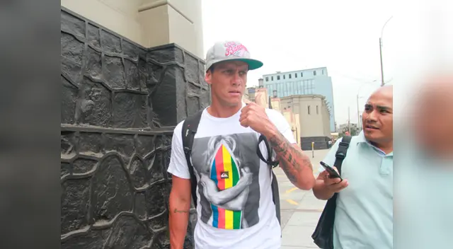 Continúa su lucha para no ser extraditado del país. Continúa su lucha para no ser extraditado del país.