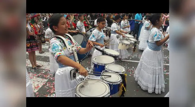 Tamara Carhuaricra la rompe en la percusión Tamara Carhuaricra la rompe en la percusión