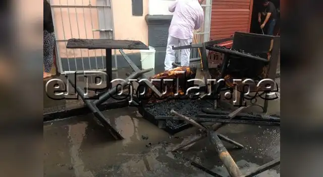 Incendio en jirón Camaná, cerca de Palacio de Gobierno