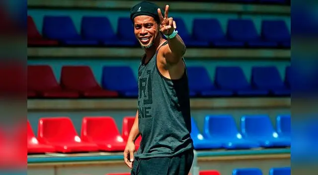 Ronaldinho sigue derrochando magia