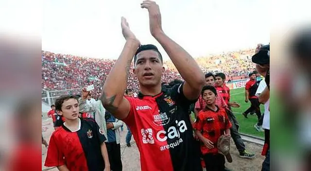 Jugador Hernán 'churrito' Hinostroza pasa su mejor momento sentimental junto a novia