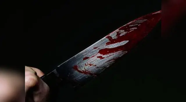 Mujer se subió al autobús con el miembro de su esposo en su bolso Mujer se subió al autobús con el miembro de su esposo en su bolso