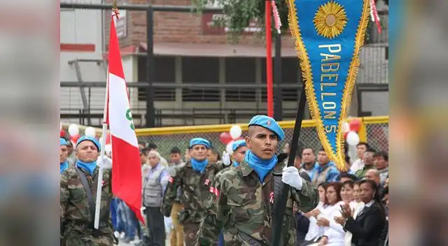 Internos del penal de Lurigancho desfilaron en la primera actividad que organizó el INPE por fiestas patrias