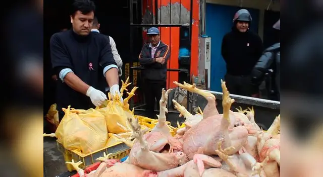 Ministerio Público de Lima Sur incineró 178 pollos que eran vendidos en pésimas condiciones de higiene
