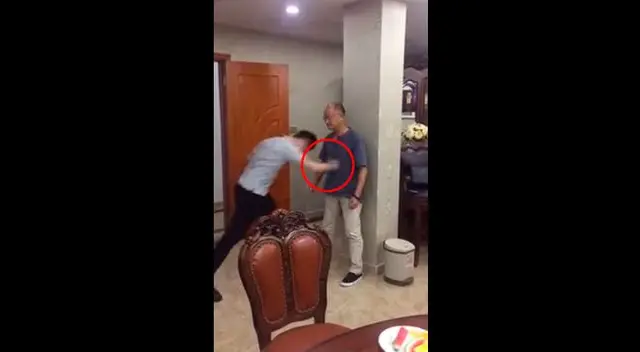 Sujeto resiste cualquier golpe Sujeto resiste cualquier golpe