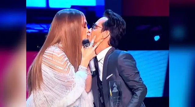 Besos de famosos más polémicos de la historia de la música Besos de famosos más polémicos de la historia de la música