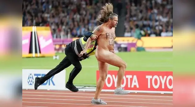 Un nudista trató de imitar a Usain Bolt