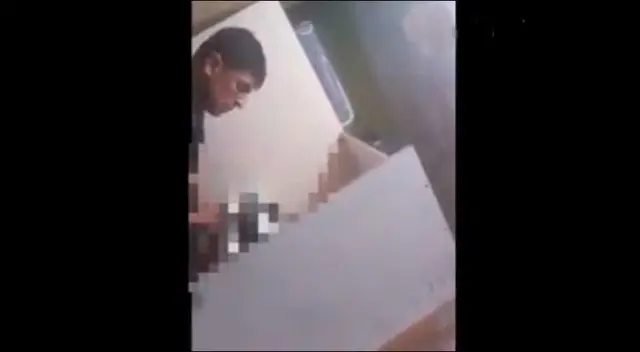 Sujeto fue captado mientras se masturbaba Sujeto fue captado mientras se masturbaba