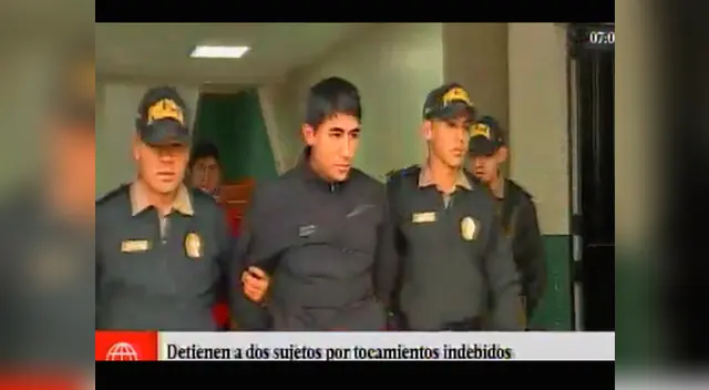 Detienen a dos hombres acusados de tocamientos indebidos en Metro de Lima Detienen a dos hombres acusados de tocamientos indebidos en Metro de Lima