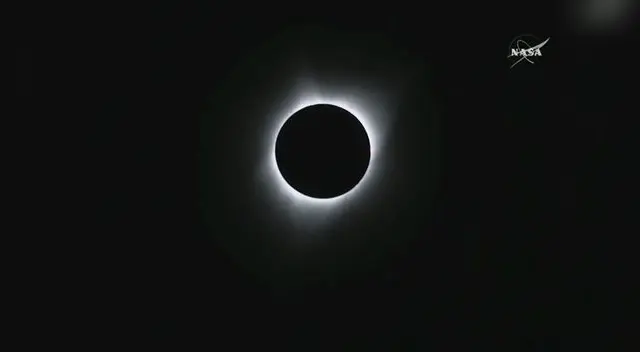 Así se observa el fenómeno astronómico en la transmisión de la NASA Así se observa el fenómeno astronómico en la transmisión de la NASA