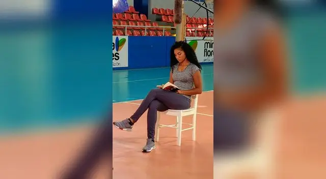 Carla Rueda se dedica a la lectura en su tiempo libre