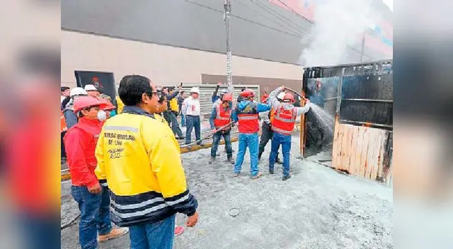 Realizan simulacro de incendio en Las Malvinas Realizan simulacro de incendio en Las Malvinas
