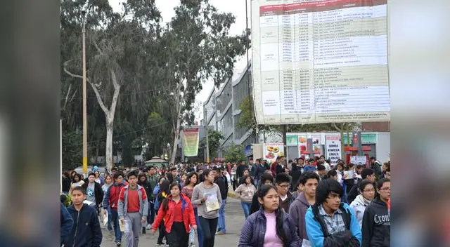 Simulacro de examen de admisión en la UNMSM
