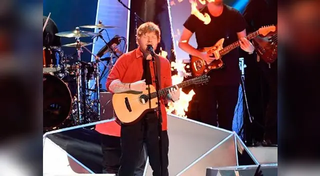 Ed Sheeran se llevó el premio de 'Artista del Año'