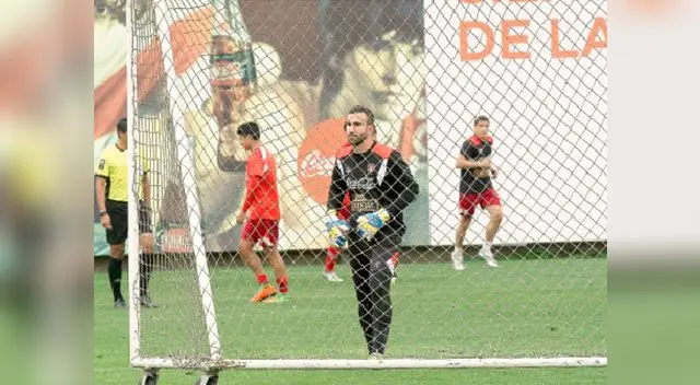 Carvallo se adueña del arco de la selección