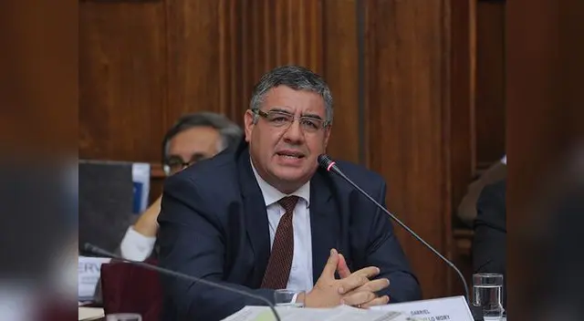 Presidente de Essalud en el ojo de la tormenta Presidente de Essalud en el ojo de la tormenta