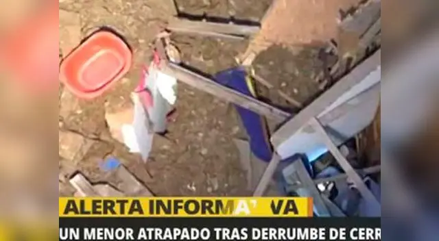 Adolescente muere aplastado tras el derrumbe de un cerro en El Agustino Adolescente muere aplastado tras el derrumbe de un cerro en El Agustino