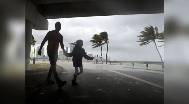 Desastre natural ya ha cobrado la vida de tres personas en Florida Desastre natural ya ha cobrado la vida de tres personas en Florida