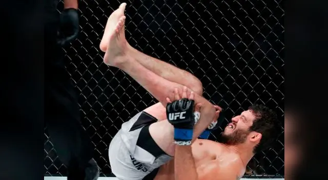 Terminó con muchos dolores en la pierna tras el combate Terminó con muchos dolores en la pierna tras el combate