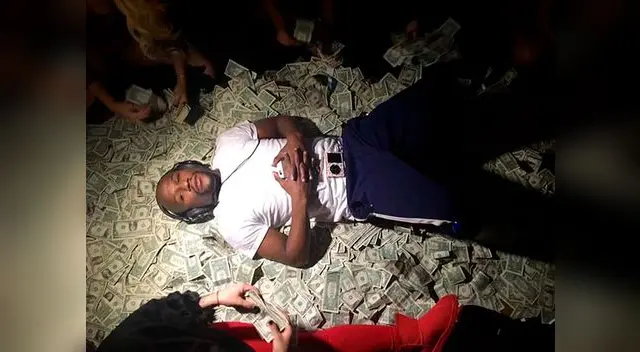 El despilfarro de dinero de Floyd Mayweather no tiene límites 