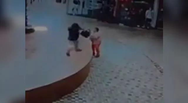 La señora del video estuvo a casi nada de morir