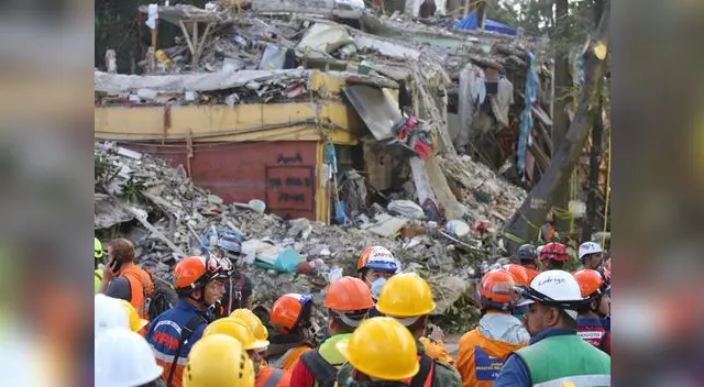 Al menos tres personas fallecieron con último sismo ocurrido ayer poco antes de las ocho de la mañana.
