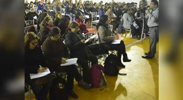 Maestros de Carmen de la Legua se preparan para examen de Ascenso Magisterial
