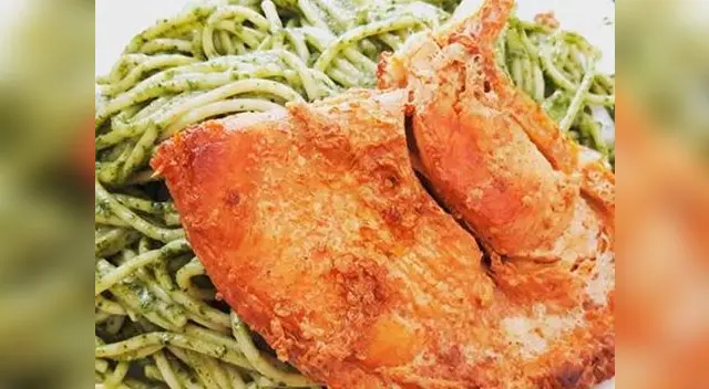 Tallarines verdes con pavita