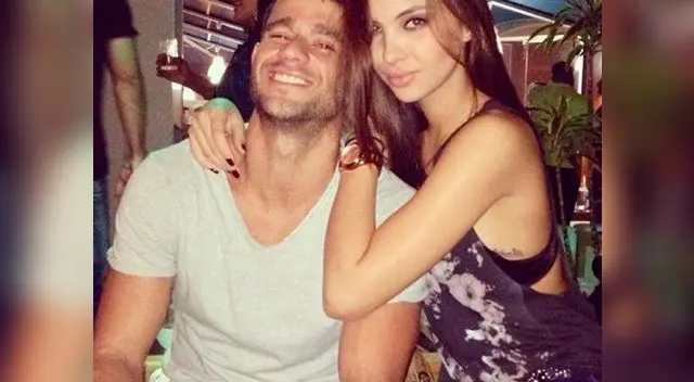 Natalie está más feliz que perro con dos colas