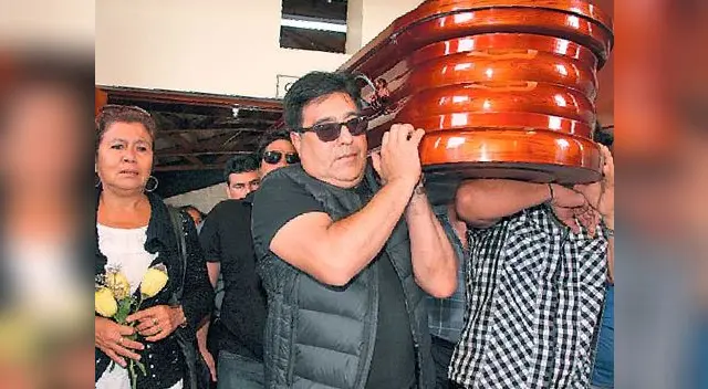 Último adiós a ritmo de cumbia para Kike Paz