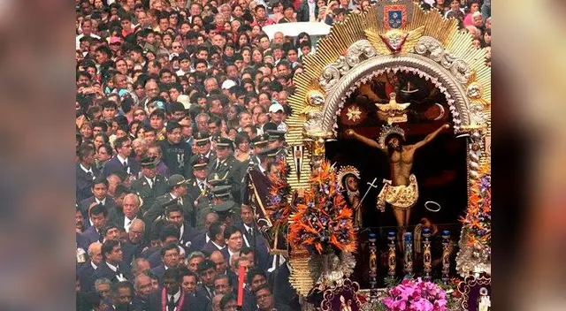 El 'Cristo Moreno' ya salió de Las Nazarenas El 'Cristo Moreno' ya salió de Las Nazarenas