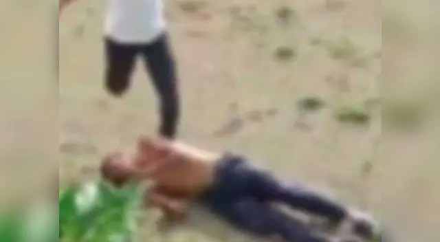 Brutal pelea de escolares casi termina en tragedia Brutal pelea de escolares casi termina en tragedia