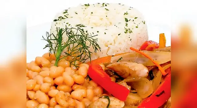 Pescado saltado con frejoles